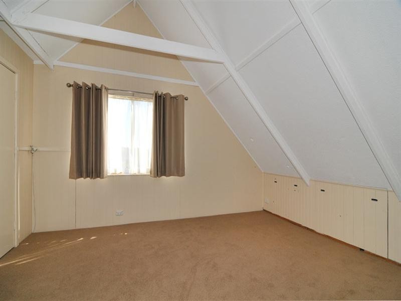 5 Mahogany Drive, Halls Head WA 6210