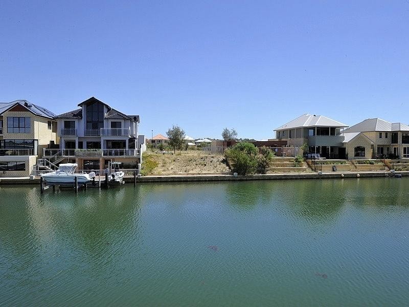 13 (Lot 817) Cormorant Key, Wannanup WA 6210