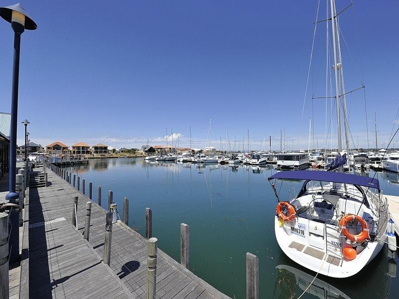 13 (Lot 817) Cormorant Key, Wannanup WA 6210