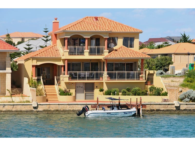 9 Bluewater Retreat, Wannanup WA 6210