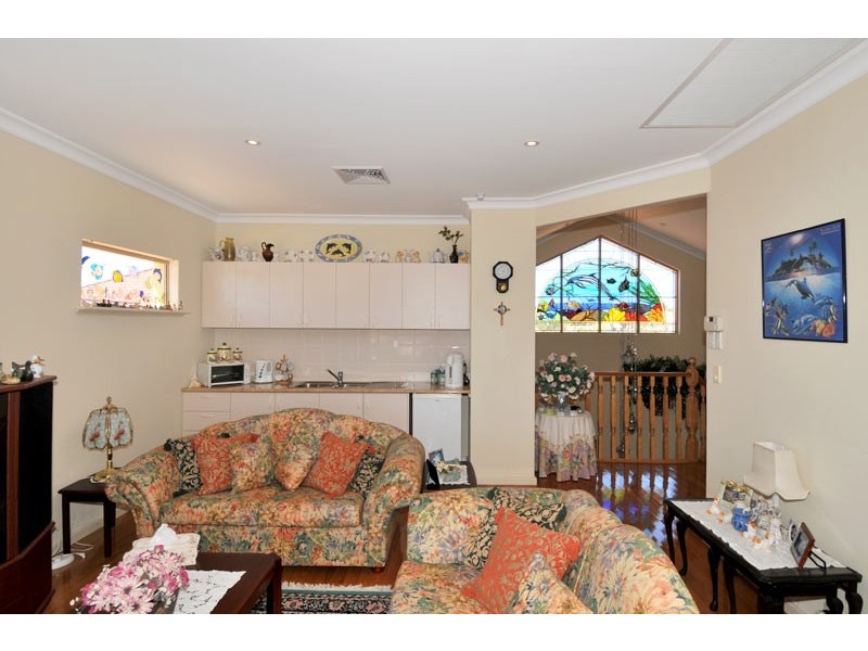 9 Bluewater Retreat, Wannanup WA 6210