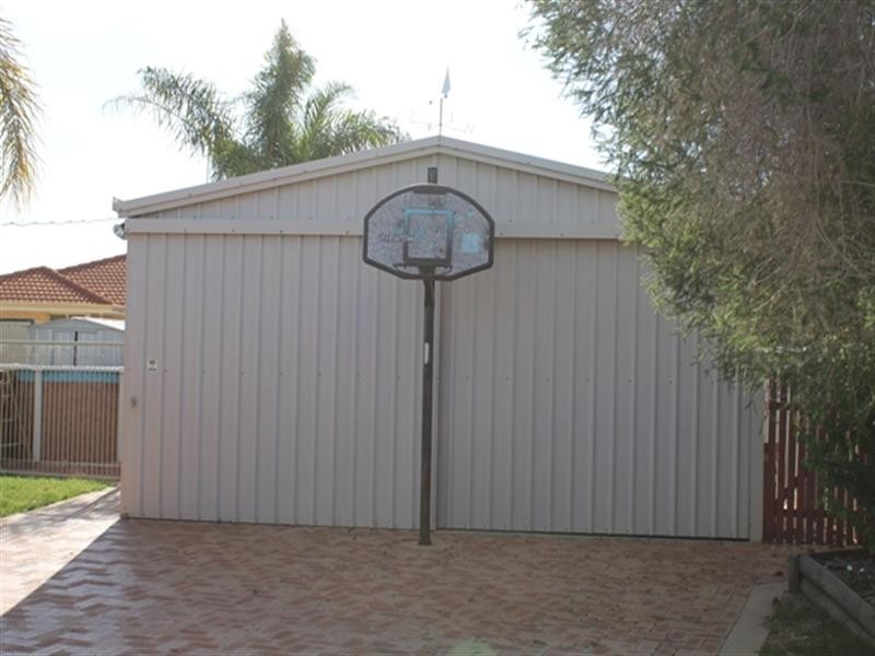 8 Wardell Loop, Dudley Park WA 6210
