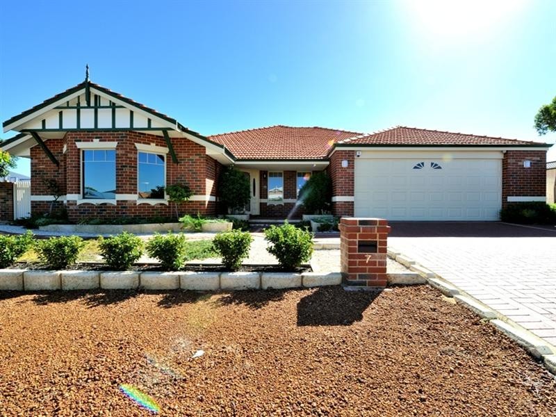 7 Premier Street, Dudley Park WA 6210