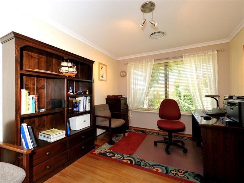 7 Premier Street, Dudley Park WA 6210