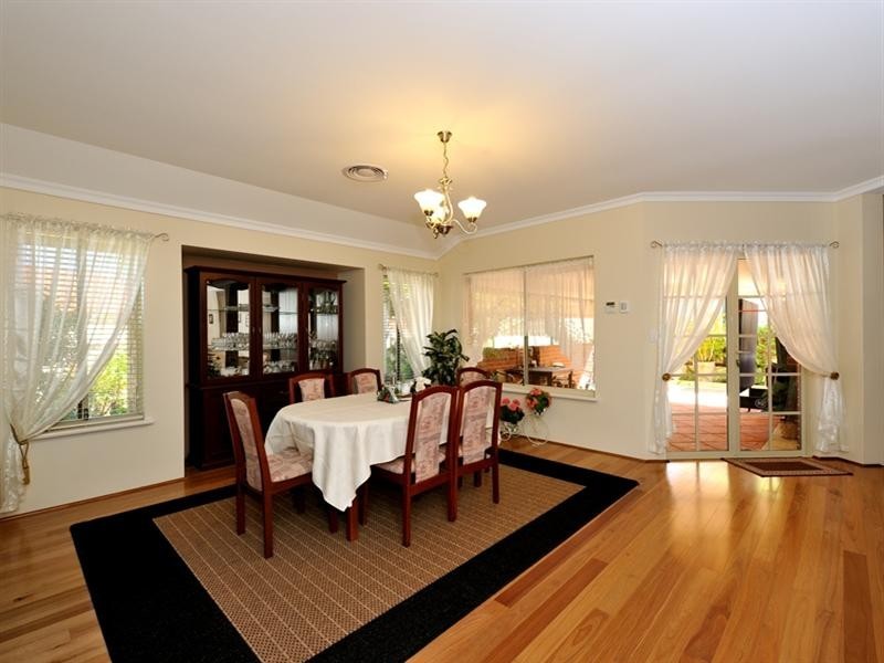 7 Premier Street, Dudley Park WA 6210