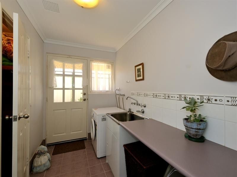 7 Premier Street, Dudley Park WA 6210