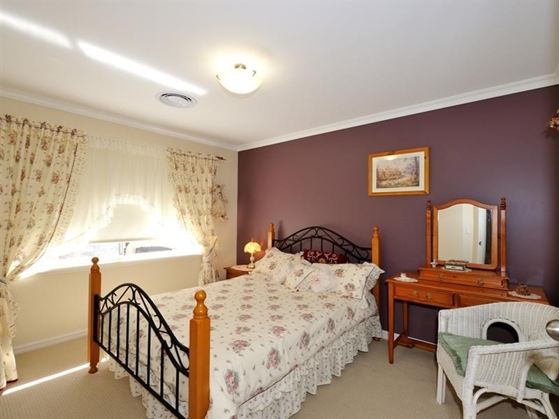 7 Premier Street, Dudley Park WA 6210