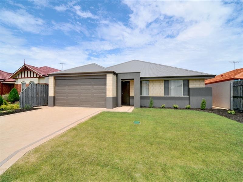 6 Honeymyrtle Grange, Halls Head WA 6210