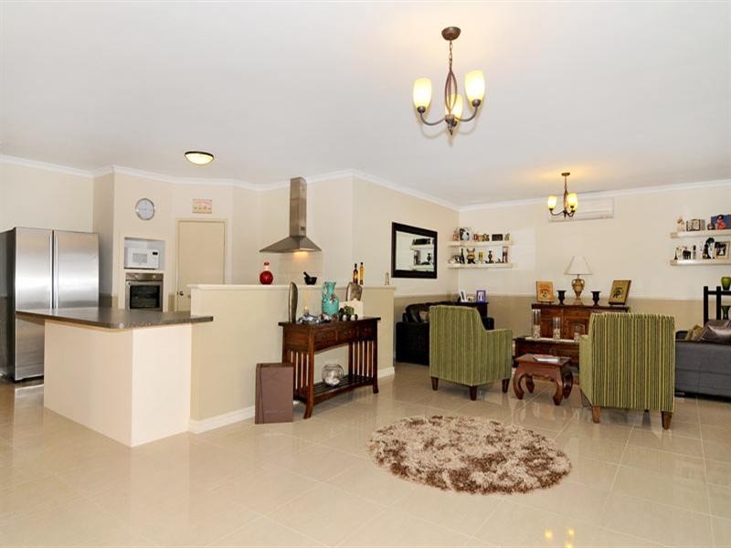 72 Carissa Turn, Halls Head WA 6210