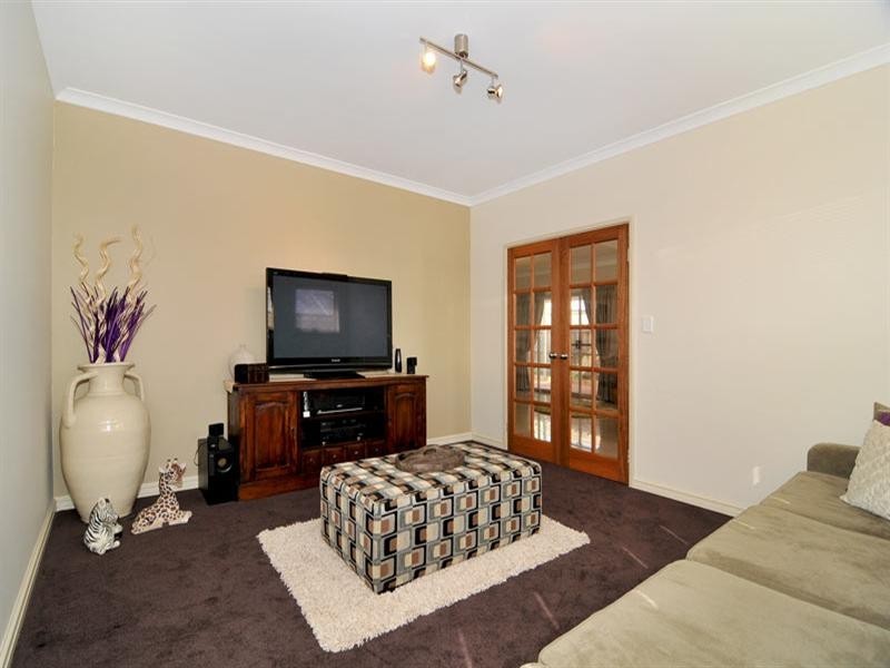 72 Carissa Turn, Halls Head WA 6210