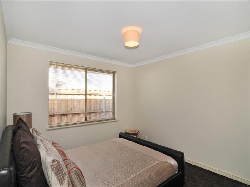 72 Carissa Turn, Halls Head WA 6210