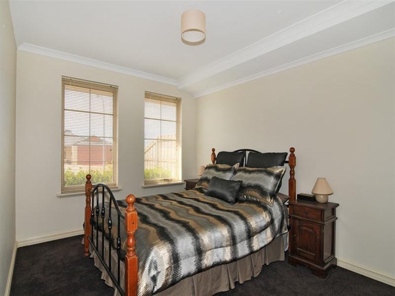 72 Carissa Turn, Halls Head WA 6210