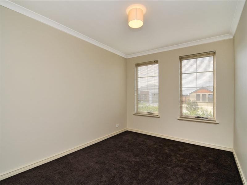 72 Carissa Turn, Halls Head WA 6210