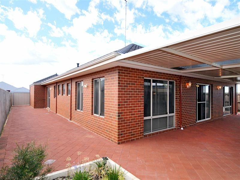 72 Carissa Turn, Halls Head WA 6210