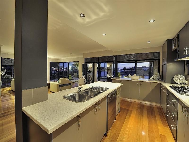 21 Waterlily Drive, Dudley Park WA 6210