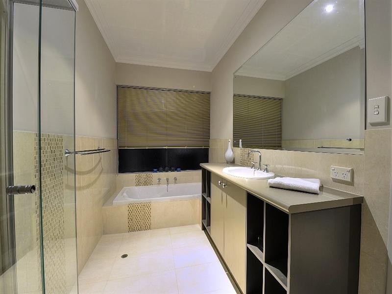 21 Waterlily Drive, Dudley Park WA 6210