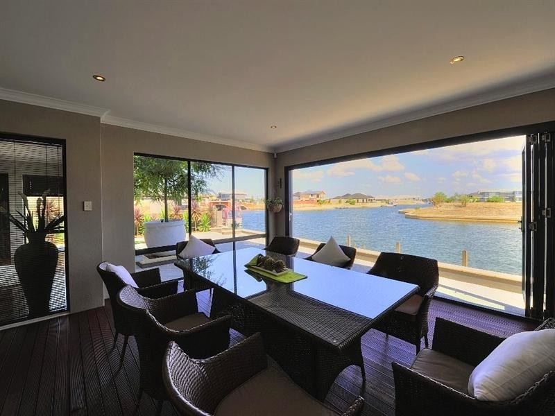 21 Waterlily Drive, Dudley Park WA 6210