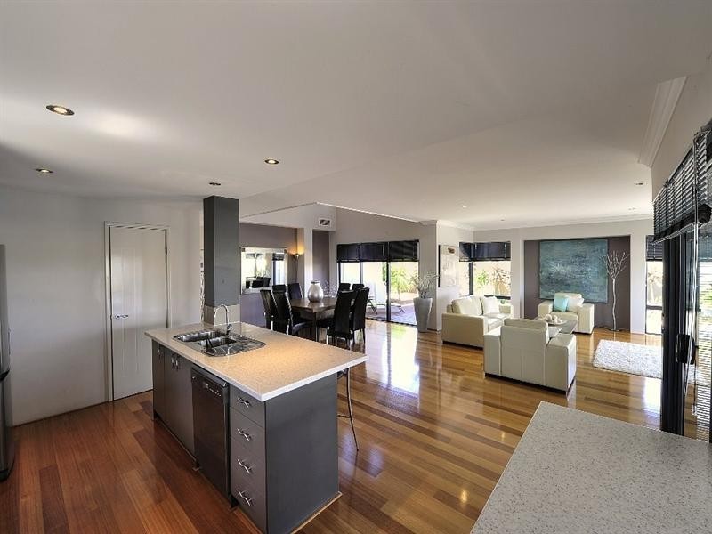 21 Waterlily Drive, Dudley Park WA 6210