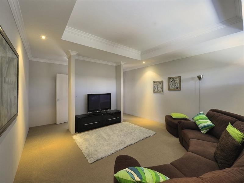 21 Waterlily Drive, Dudley Park WA 6210