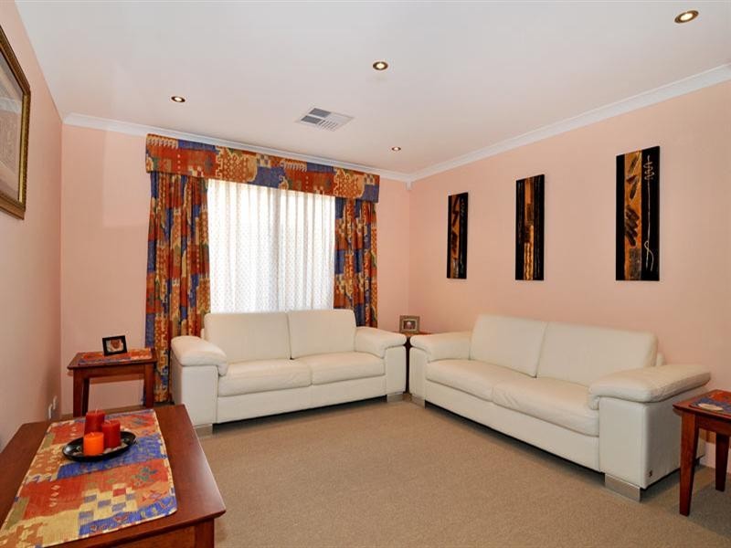 45 Carissa Turn, Halls Head WA 6210