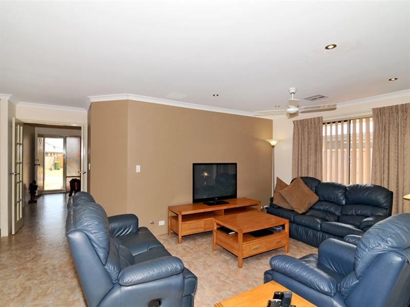 45 Carissa Turn, Halls Head WA 6210