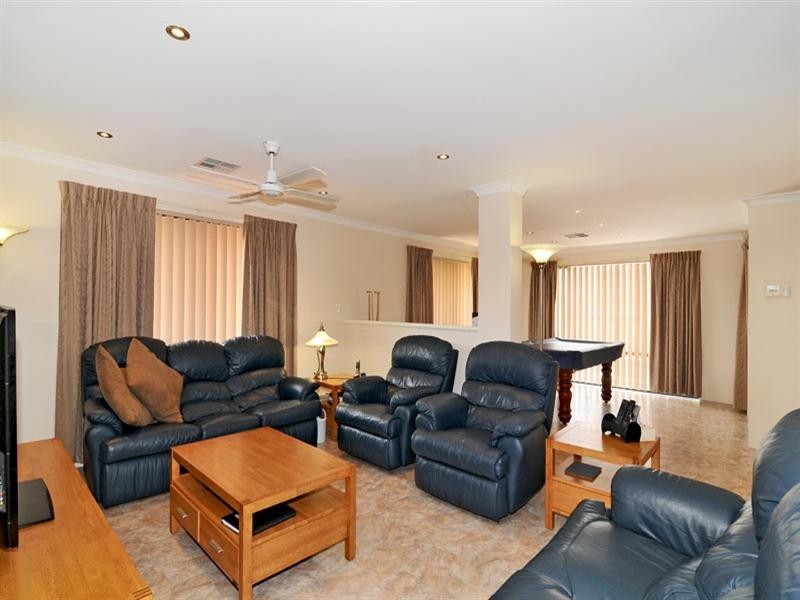 45 Carissa Turn, Halls Head WA 6210