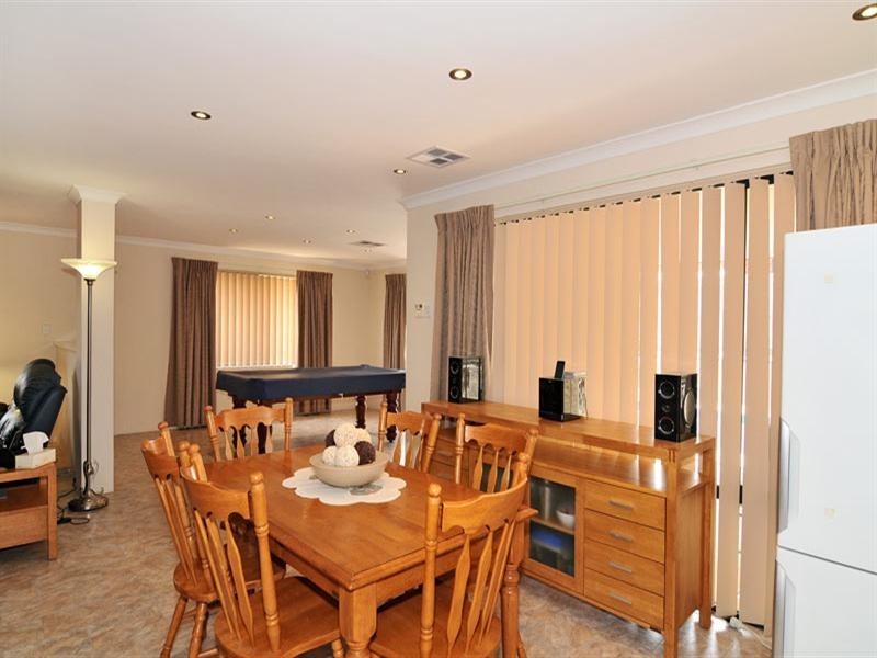 45 Carissa Turn, Halls Head WA 6210