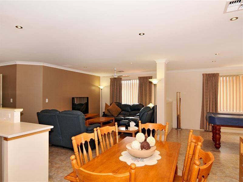 45 Carissa Turn, Halls Head WA 6210