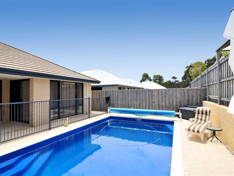 45 Carissa Turn, Halls Head WA 6210