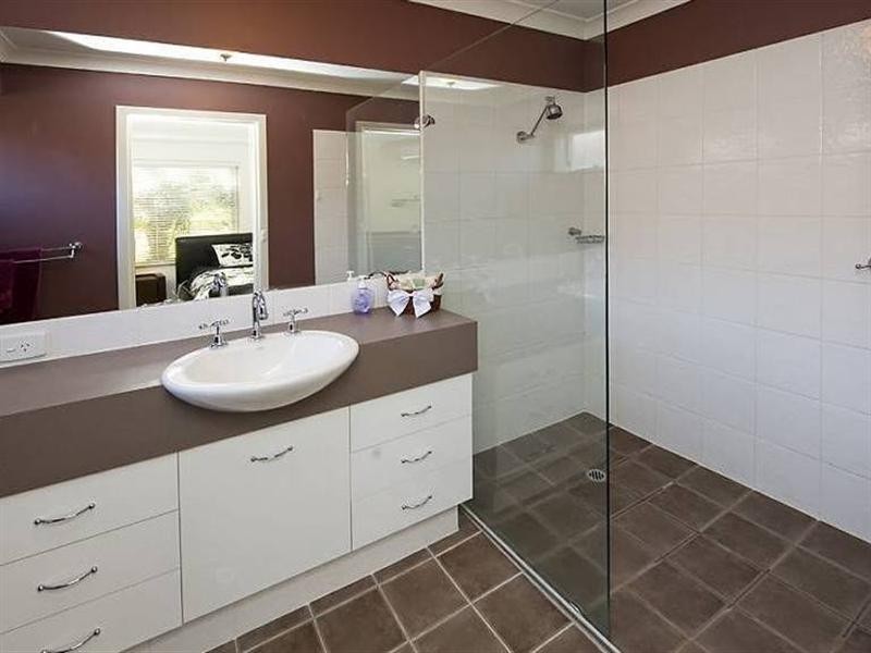 16 Tennyson Avenue, Halls Head WA 6210