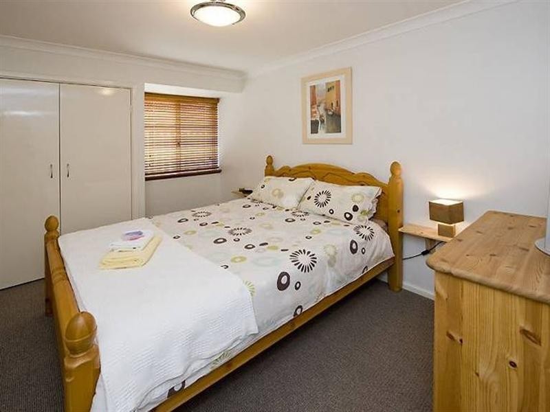 16 Tennyson Avenue, Halls Head WA 6210