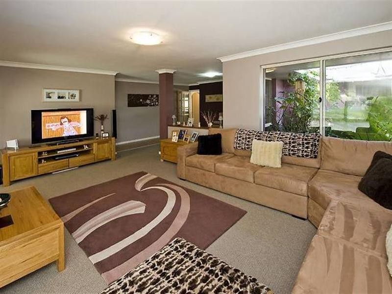 16 Tennyson Avenue, Halls Head WA 6210