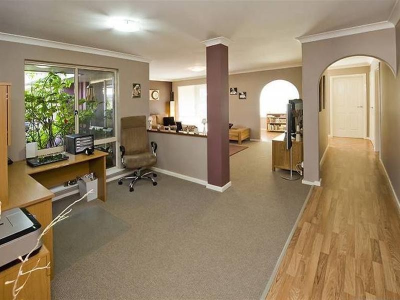 16 Tennyson Avenue, Halls Head WA 6210