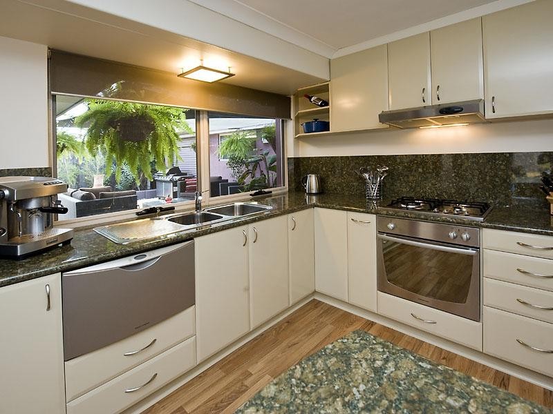 16 Tennyson Avenue, Halls Head WA 6210