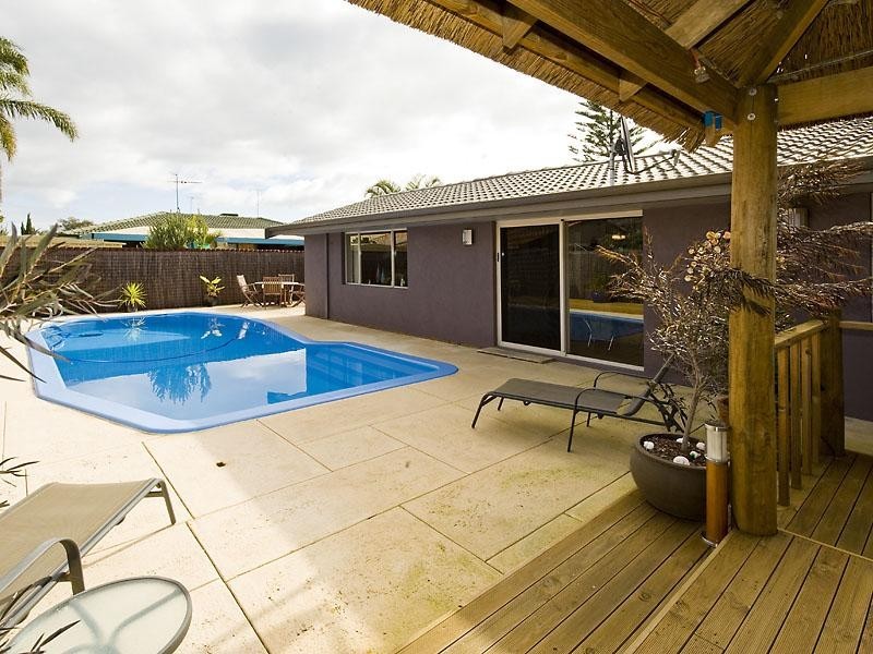 16 Tennyson Avenue, Halls Head WA 6210