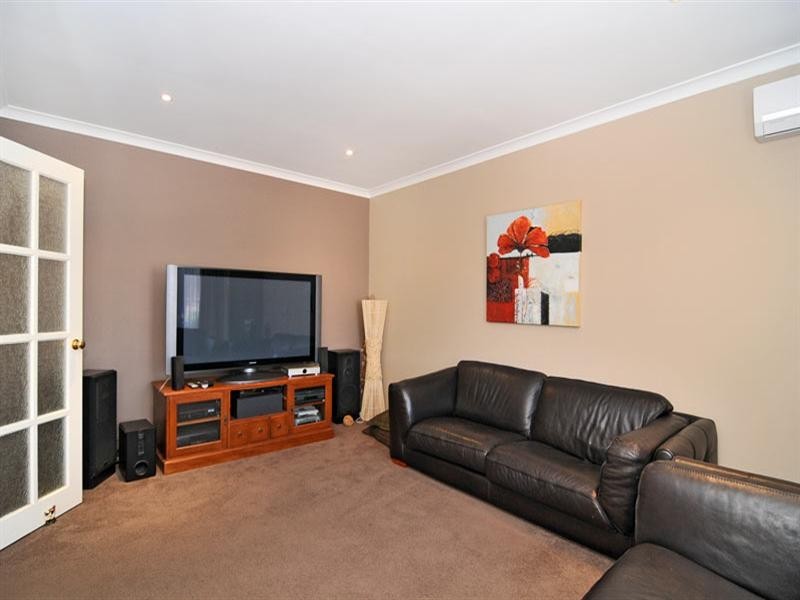 34 Princeton Drive, Wannanup WA 6210