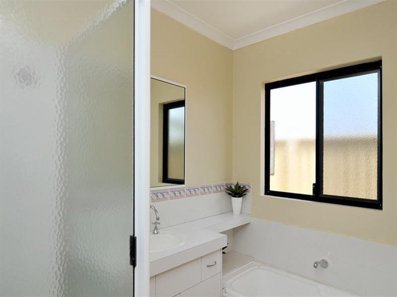 34 Princeton Drive, Wannanup WA 6210