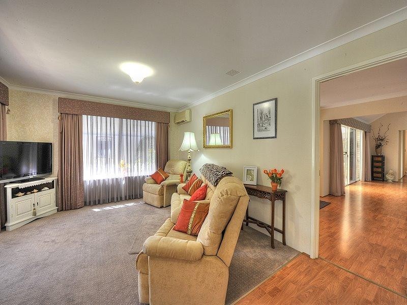 15 Darwin Terrace, Dudley Park WA 6210