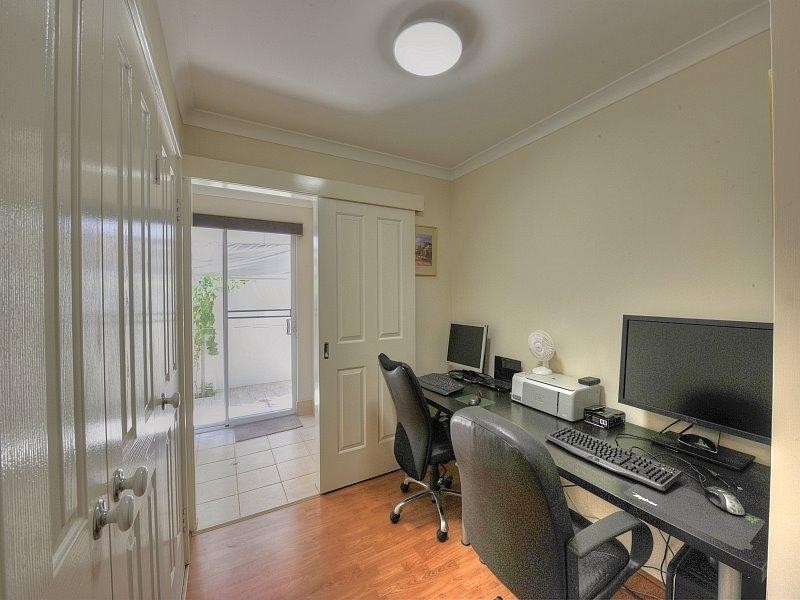 15 Darwin Terrace, Dudley Park WA 6210