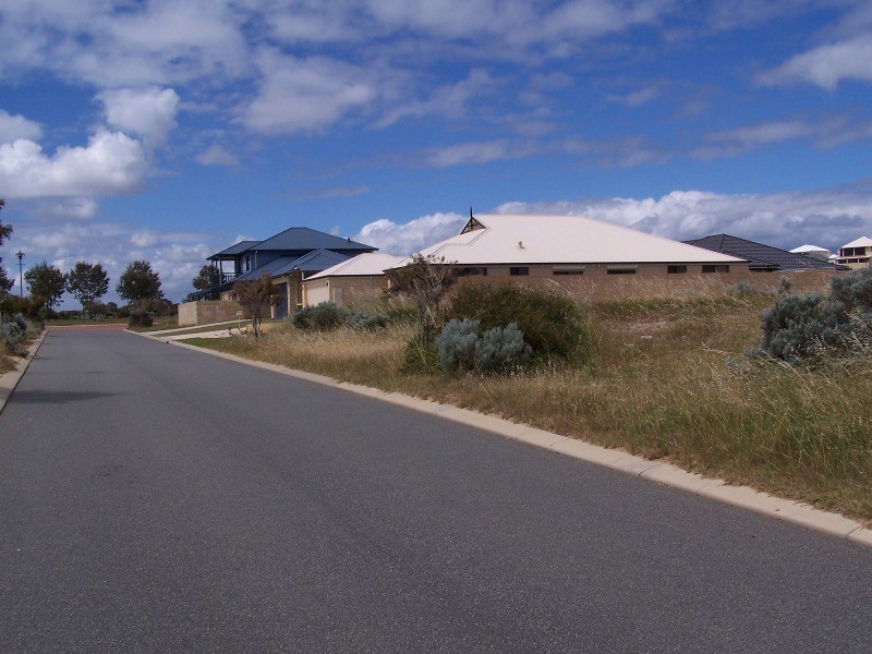 L686(6) Marine Way, Wannanup WA 6210