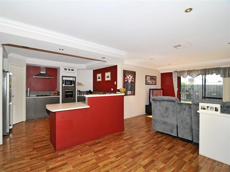 13 Carissa Turn, Halls Head WA 6210