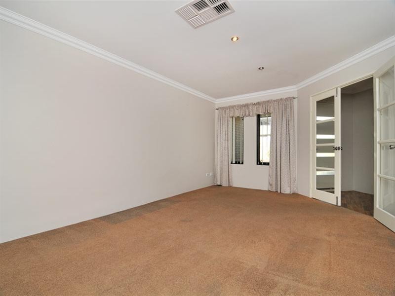 13 Carissa Turn, Halls Head WA 6210