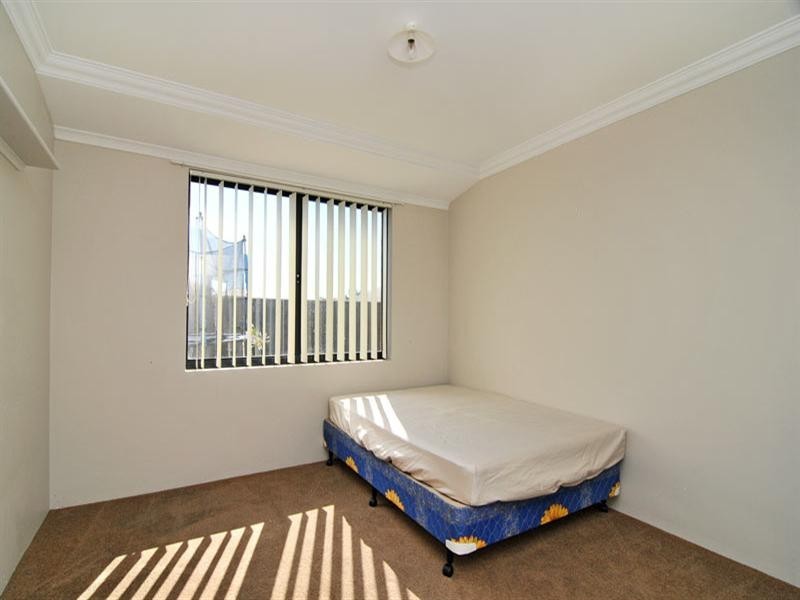 13 Carissa Turn, Halls Head WA 6210