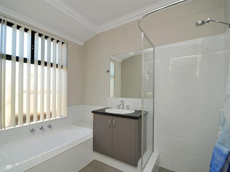 13 Carissa Turn, Halls Head WA 6210