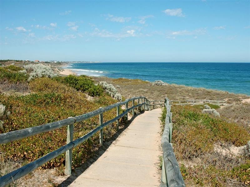 13 Carissa Turn, Halls Head WA 6210