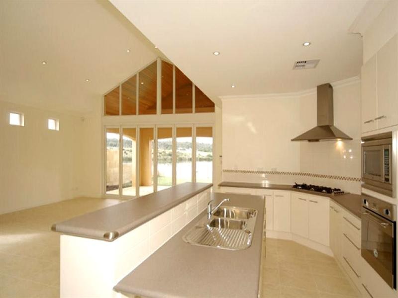 8 Lakeway Retreat, Dawesville WA 6211