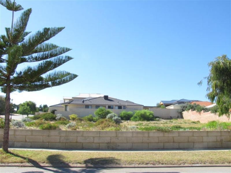 27 BATAVIA Avenue, Wannanup WA 6210