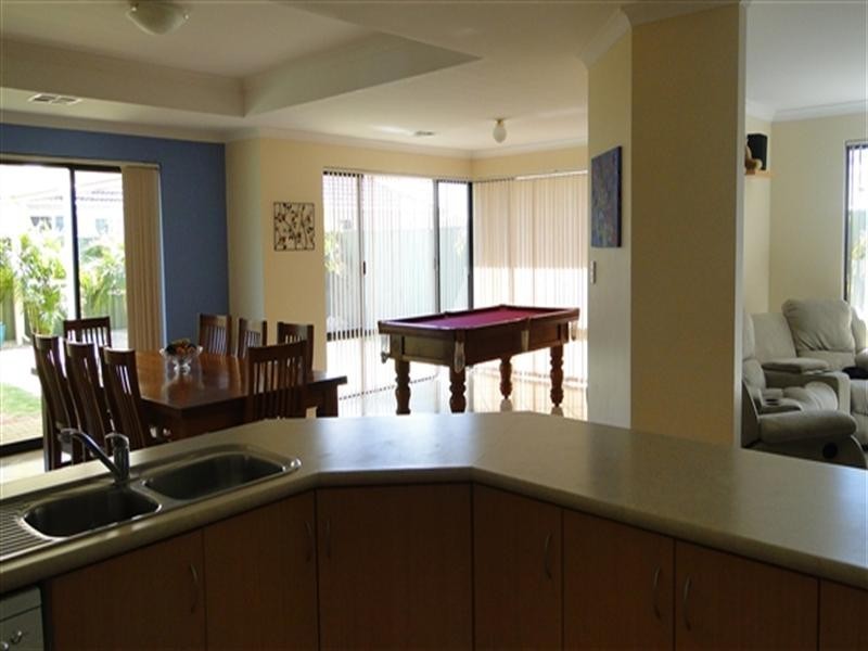 11 GOLDSEEKER Loop, Ravenswood WA 6208