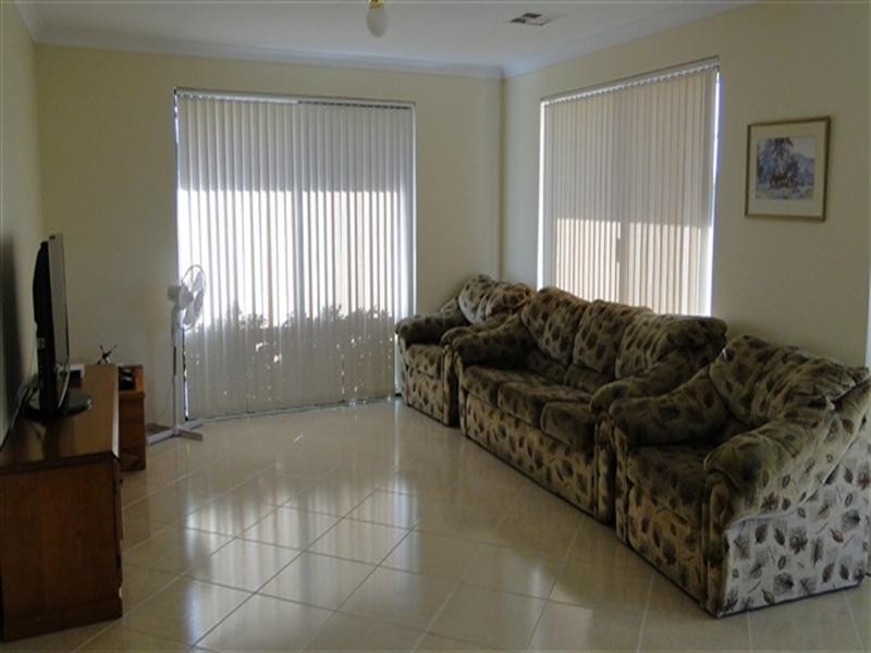 11 GOLDSEEKER Loop, Ravenswood WA 6208