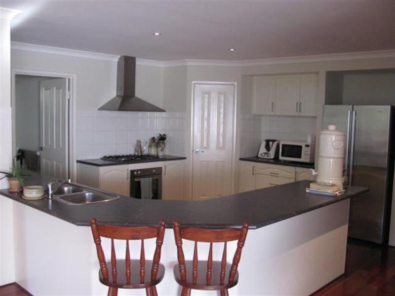 5 RIVERINA Avenue, Mandurah WA 6210